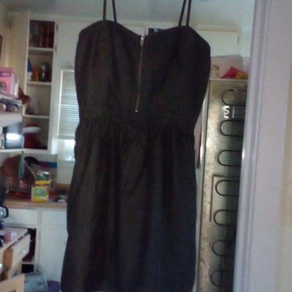 Women's dress - Picture 1 of 2